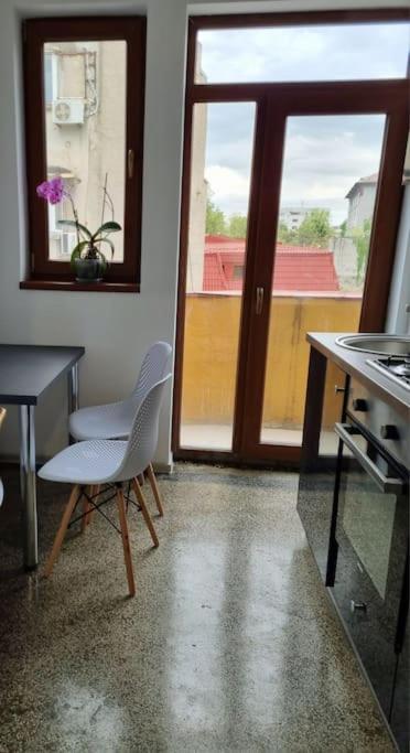 בוקרשט Cozy Apartment Near City Center מראה חיצוני תמונה