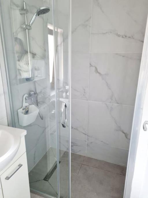בוקרשט Cozy Apartment Near City Center מראה חיצוני תמונה